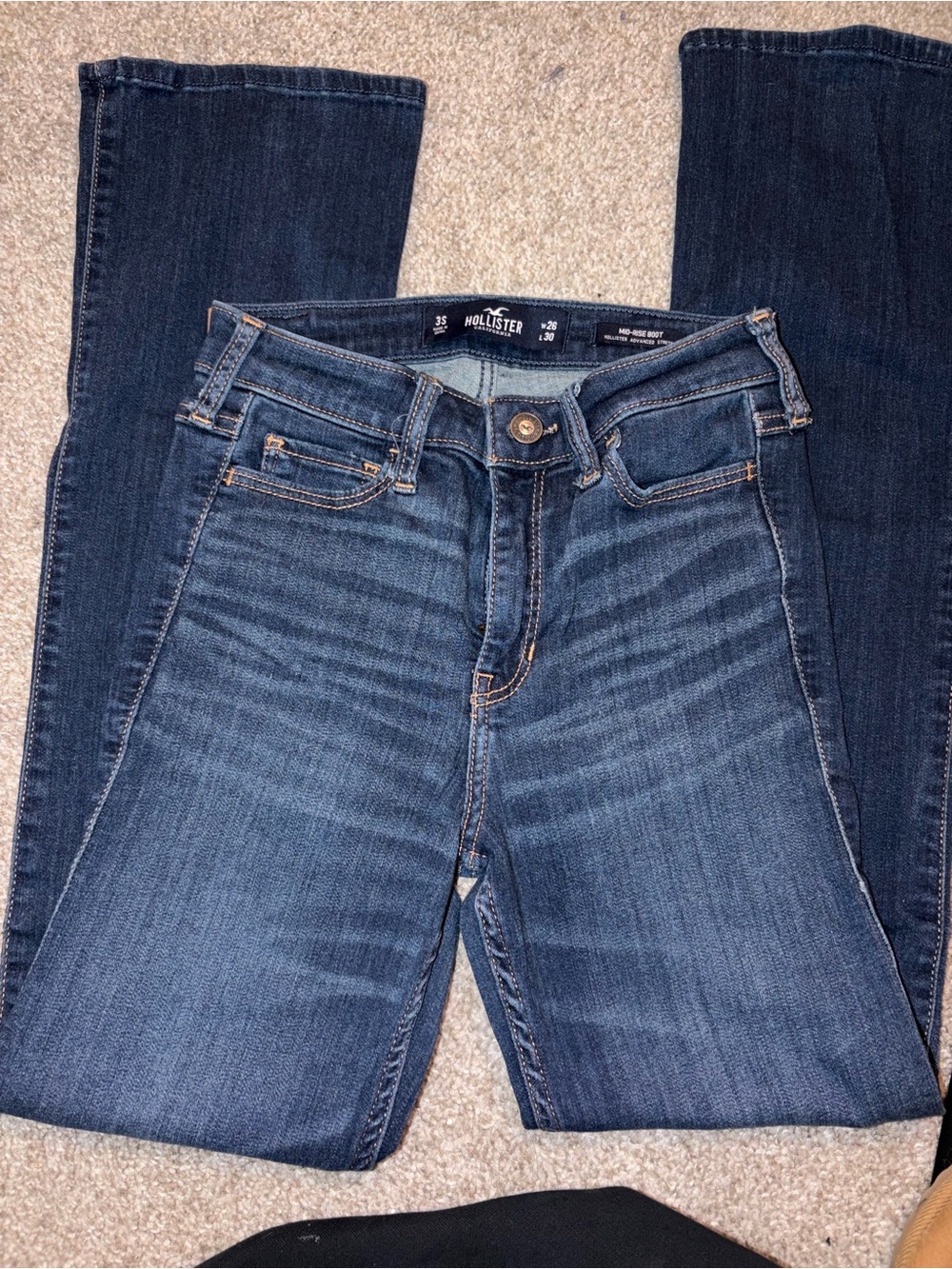 Hollister Mid-Rise Bootcut Jean - 3 short